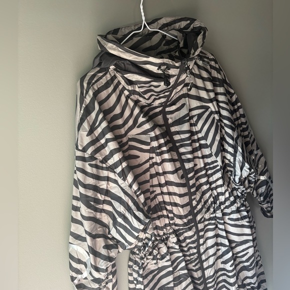ADIDAS STELLA McCARTNEY Metallic PRINTED rain JACKET SIZE 2XS, hood - Picture 5 of 10
